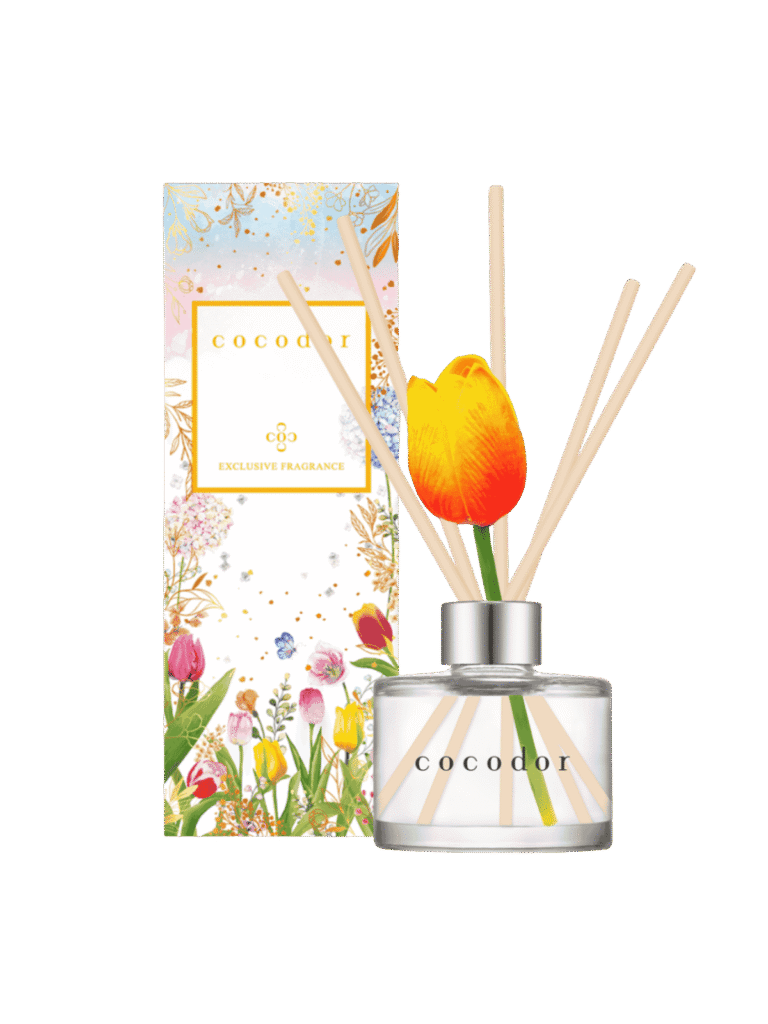 Cocodor Tulip Diffuser σε γυάλινο μπουκάλι με διακοσμητική τουλίπα και reed sticks, αρωματικό χώρου με κομψό και μοντέρνο σχεδιασμό - θα το βρεις στο belevie.gr